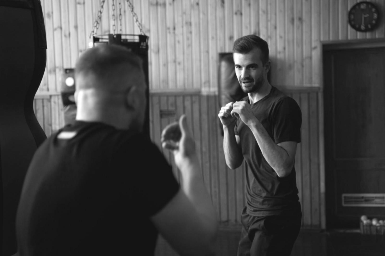 Bartłomiej Ożóg — koordynator programów zdalnych Mivqanol